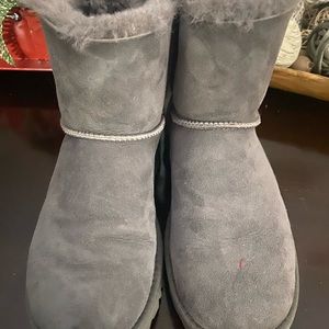 Ladies Ugg Mini Bailey Bow II Boots Gray Size 7